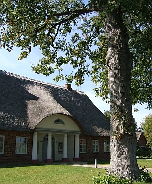 Im einstigen Pastorat ist heute das „Haus der Gesichte" untergebracht.